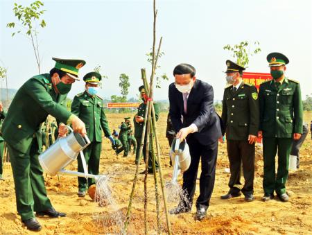 Tiếp tục ươm mầm xanh trên khắp nẻo biên cương