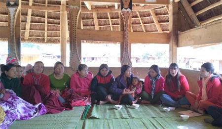 Khi phụ nữ Cơ Tu bước qua “ranh giới”