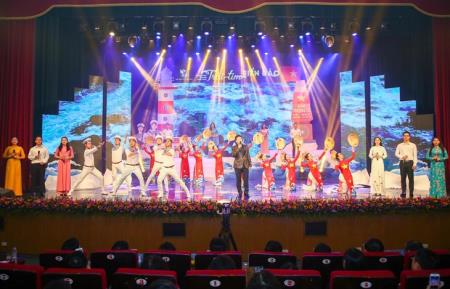 Chương trình nghệ thuật “Trái tim biển đảo”
