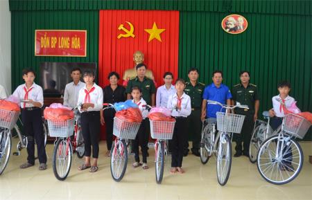 Luôn xứng đáng với danh hiệu Anh hùng lực lượng vũ trang nhân dân