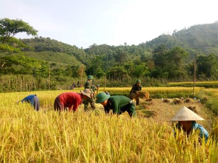 Nụ cười của người Ma Coong trên đỉnh Trường Sơn