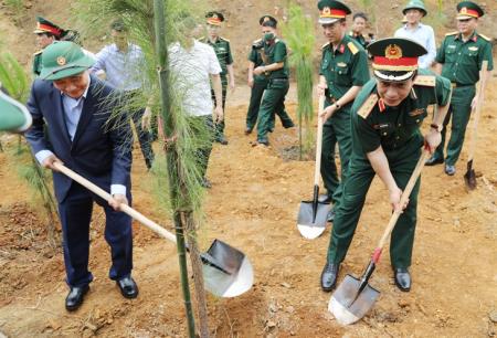 Chủ tịch nước Nguyễn Xuân Phúc dự Lễ phát động trồng cây "Đời đời nhớ ơn Bác Hồ"