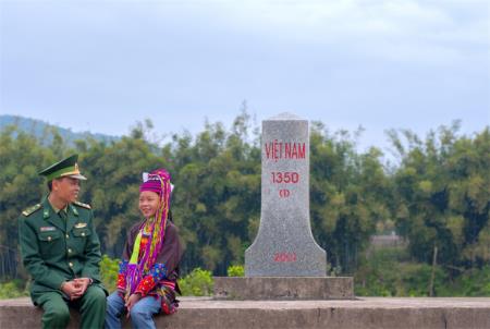 “Núi Thái Sơn” của cô bé mồ côi Phùn Thị Mai
