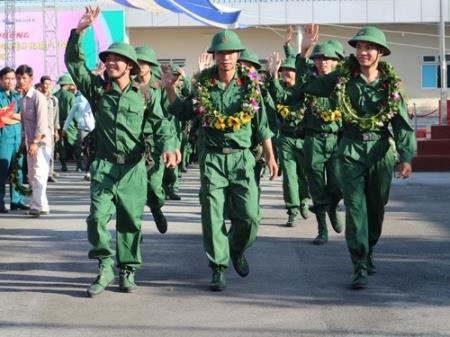 Chế độ, chính sách được hưởng khi xuất ngũ ra sao và chi phí đền bù đào tạo như thế nào?