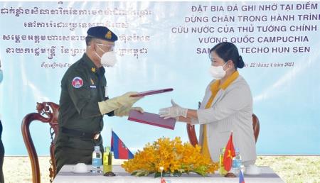 Thống nhất kế hoạch đặt bia đá ghi nhớ tại điểm dừng chân của Thủ tướng Hun Sen