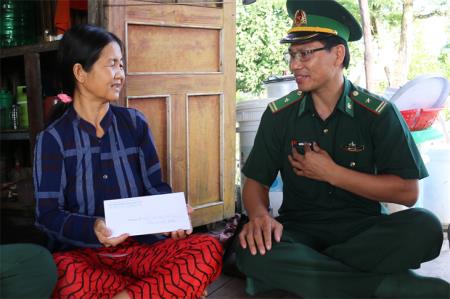 “Tiết kiệm tiền lẻ, chia sẻ khó khăn”