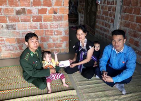 Nghĩa cử đẹp của người lính Biên phòng
