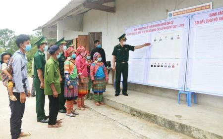 Tích cực thông tin, tuyên truyền về bầu cử trong vùng đồng bào dân tộc thiểu số