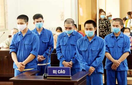 24 năm tù giam dành cho các đối tượng đưa người dương tính với SARS-CoV-2 nhập cảnh trái phép