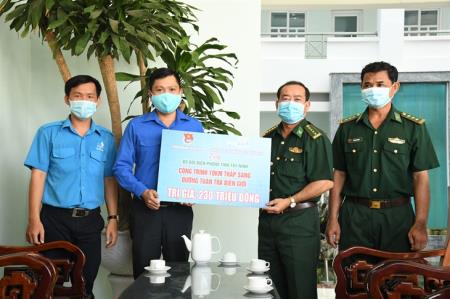 Thắp sáng đường tuần tra biên giới trên 10km đường giới Tây Ninh