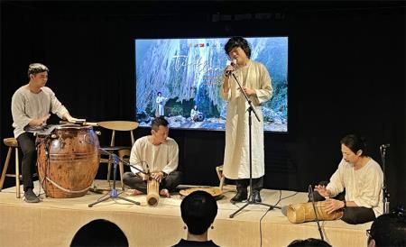 Kho chất liệu văn hóa dân tộc và đời sống đương đại