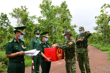 Những lá phiếu từ chốt phòng, chống dịch