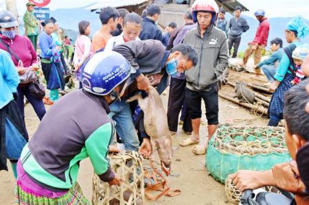Chợ phiên Hoàng Su Phì, tìm về vốn văn hóa nguyên bản