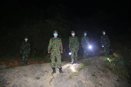 Kiểm soát chặt chẽ biên giới, ngăn chặn mọi đối tượng xuất, nhập cảnh trái phép