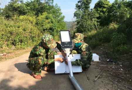 “Ánh sáng vùng biên” về với đồng bào Ma Coong