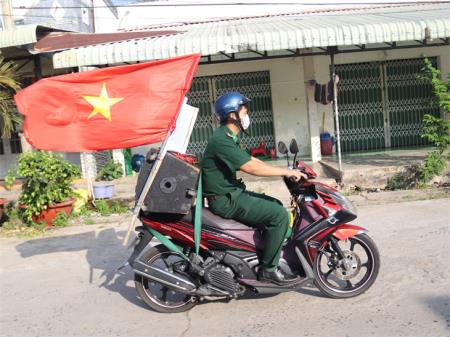 Ngày đêm bám chốt chặn dịch Covid-19