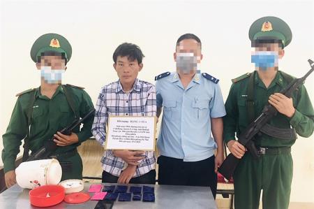 BĐBP Thanh Hóa bắt đối tượng giấu ma túy trong ca nhựa giữ nhiệt