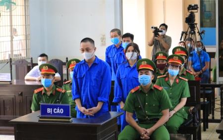 28 năm tù dành cho 4 bị cáo “tổ chức cho người khác xuất cảnh trái phép”
