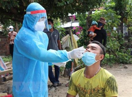 Trưa 12-7, ghi nhận 1.105 ca mắc trong nước, Thành phố Hồ Chí Minh có tới 879 ca