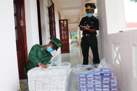 An Giang: Thu giữ 2.300 gói thuốc lá ngoại nhập lậu các loại