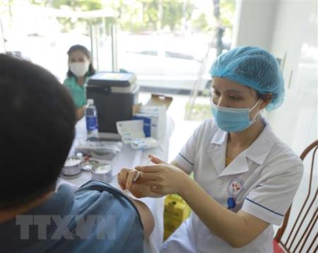 Bộ Y tế yêu cầu đẩy nhanh tốc độ tiêm chủng vaccine phòng Covid-19