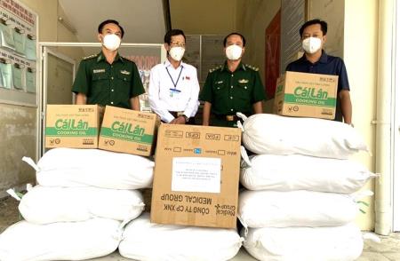BĐBP Bà Rịa - Vũng Tàu: Hỗ trợ 5 tấn gạo cho người nghèo trên địa bàn biên giới biển bị ảnh hưởng bởi dịch Covid-19