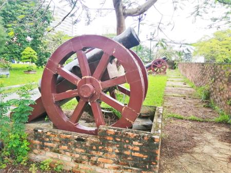 124 năm bức tường thành Điện Hải