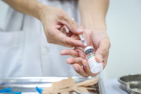 Thêm 1,2 triệu liều vaccine Covid-19 của AstraZeneca về đến Việt Nam