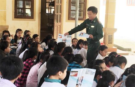 Từng bước đẩy lùi tội phạm mua bán người