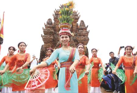 Tôn giáo đồng hành cùng dân tộc