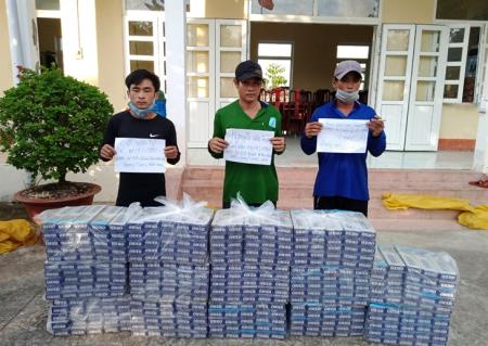 Bắt giữ 3 đối tượng vận chuyển trái phép 2.500 gói thuốc lá ngoại