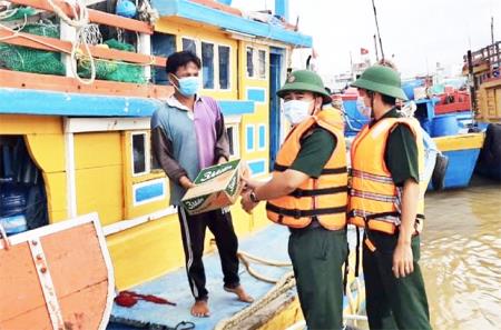 Đồng hành với ngư dân trong đại dịch Covid-19