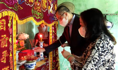 Lãnh đạo tỉnh Phú Yên chia buồn cùng gia đình cán bộ Biên phòng có bố mất khi đang tham gia phòng, chống dịch Covid-19