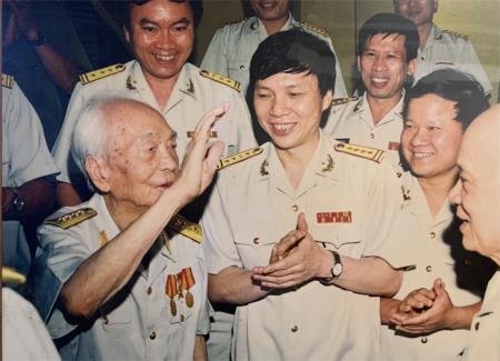 Nhà báo chính luận Võ Nguyên Giáp: Ngòi bút chiến đấu