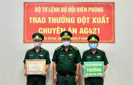Bộ Tư lệnh BĐBP tặng Bằng khen cho lực lượng tham gia đấu tranh Chuyên án AG421