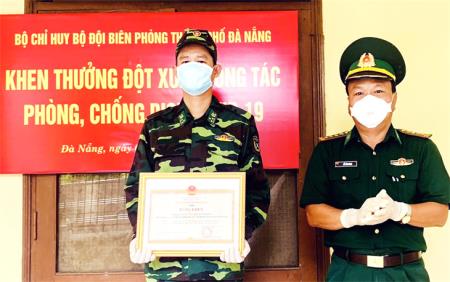 Những câu chuyện cảm động trong khu cách ly