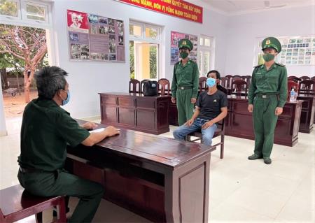 Bắt đối tượng nghiện ma túy manh động