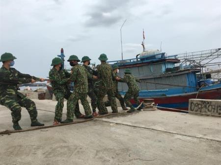 Sơ tán hơn 760.000 người ra khỏi khu vực ảnh hưởng của bão số 5