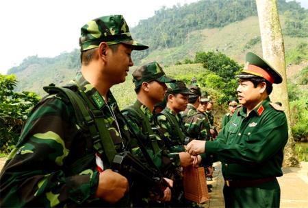 Vị tướng quân tin, dân mến