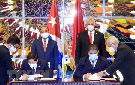 Chủ tịch nước Nguyễn Xuân Phúc hội đàm với Chủ tịch Cuba