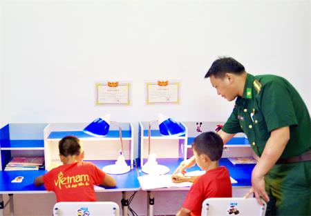 Vì ngày mai tươi sáng của học sinh nơi biên giới