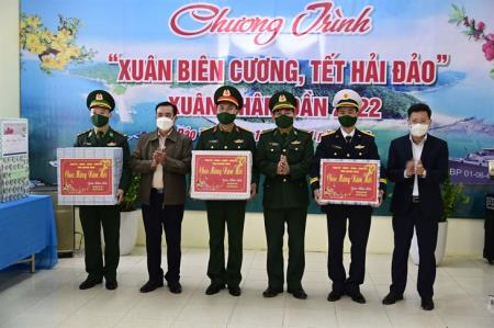 Chung tay chăm lo Tết cho nhân dân khu vực biên giới