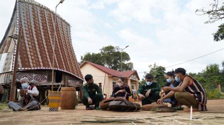 Vang mãi tiếng chiêng vùng biên ải