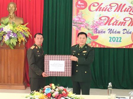 Bộ Chỉ huy Quân sự tỉnh Hủa Phăn thăm, chúc Tết BĐBP Thanh Hóa và Bộ Chỉ huy Quân sự tỉnh