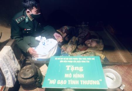 Những hạt gạo nghĩa tình của người lính Biên phòng