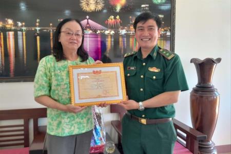 Những người phụ nữ làm mẹ ở tuổi... U70