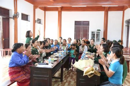 Hà Tĩnh: Tuyên truyền chống hôn nhân cận huyết thống cho hội viên phụ nữ dân tộc Chứt