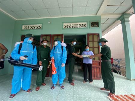 BĐBP Quảng Ngãi hỗ trợ huyện Lý Sơn ngăn chặn dịch sốt xuất huyết