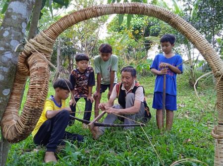 Chiếc ná trong đời sống của người Bh’noong