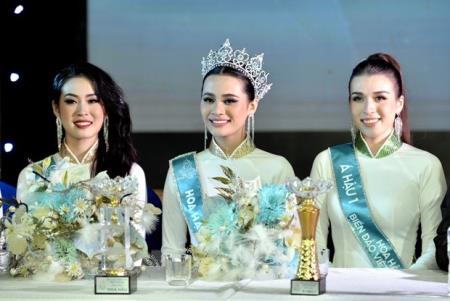 Hoa hậu Biển đảo năm 2022 mong muốn đấu giá vương miện giúp đỡ ngư dân